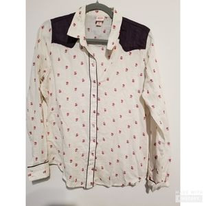 Western inspired womens buttoned up shirt